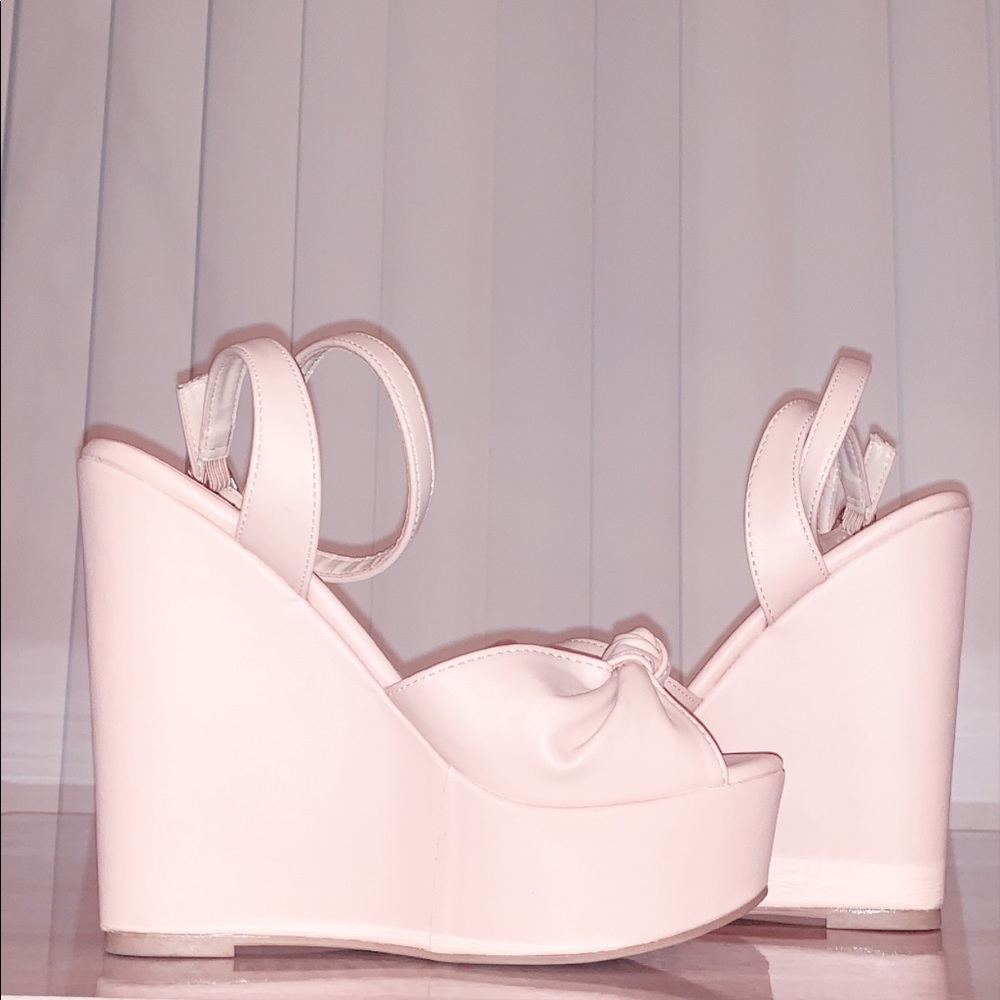 Cute nude wedges!